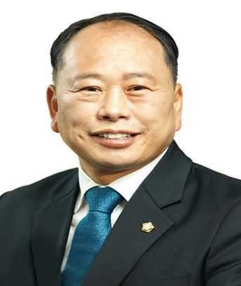 신기삼 (辛基三)