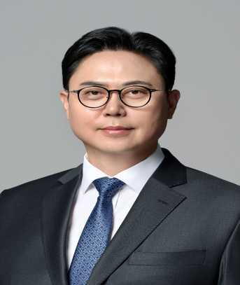 이용욱 (李鎔旭)