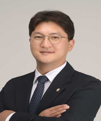 김지훈 (金志訓)