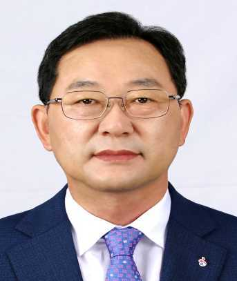 명현관 (明炫官)