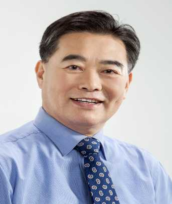 남진근 (南鎭根)