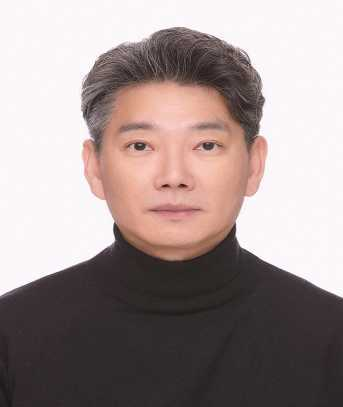 신영태 (申泳泰)